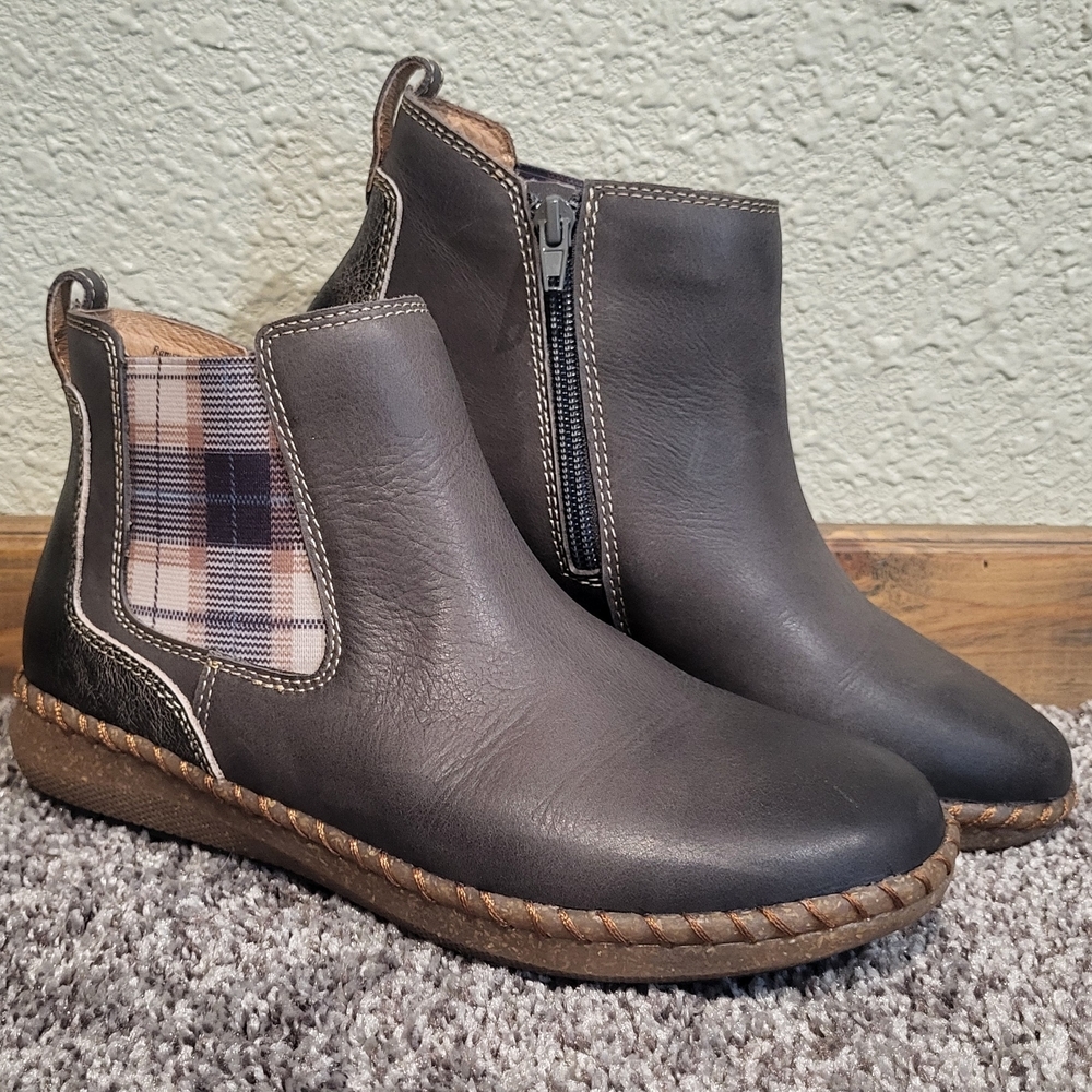 Gray Ankle Boots with Plaid Detail